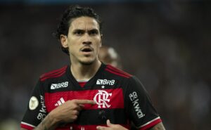 pedro, centroavante do flamengo, fala pela 1ª vez após grave lesão: "voltarei mais forte"