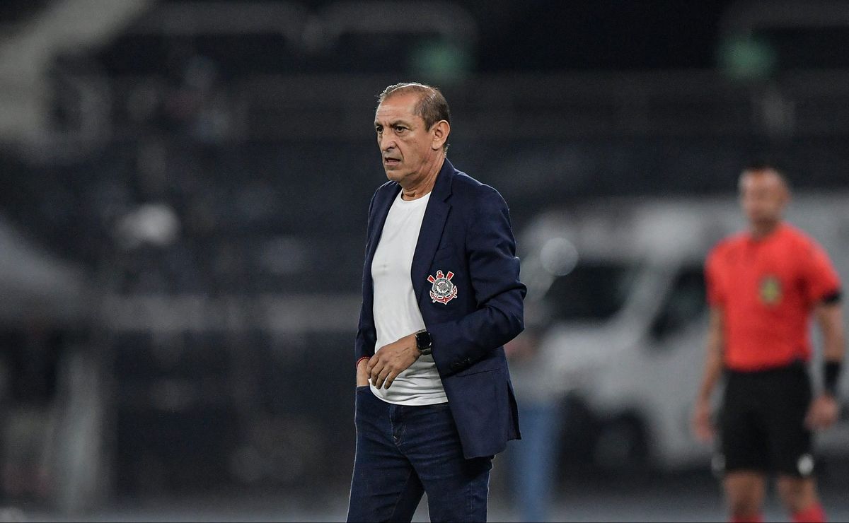 torcida do corinthians não acredita na expulsão de ramón díaz após confusão com gandula