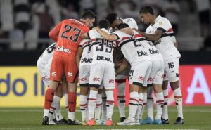 torcida do são paulo segue confiante em reviravolta no morumbis pela libertadores
