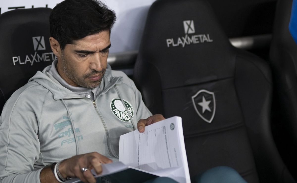 r$ 500 mil por mês: palmeiras vai assinar renovação com defensor a pedido de abel ferreira