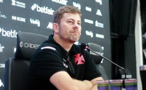 athletico pr muda a escalação de última hora e informação chega a rafael paiva no vasco 