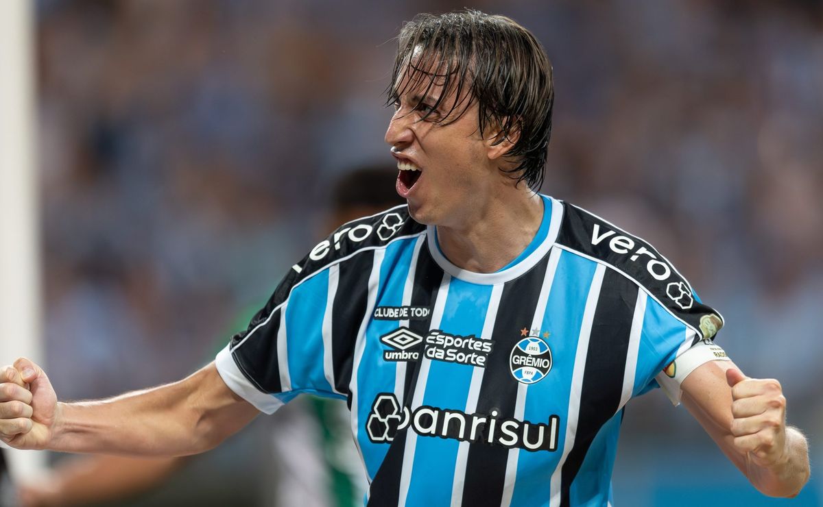 com até aposentadoria debatida, pedro geromel e grêmio resolvem definir futuro após brasileirão 