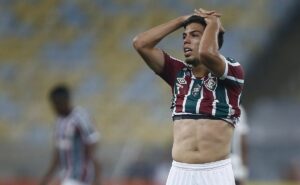 nonato é internado em hospital, após lance em fluminense x botafogo