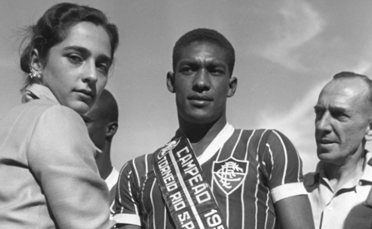 fluminense presta homenagem, a waldo, maior craque da história; torcida celebra