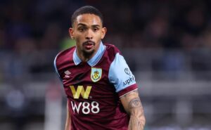 r$ 990 mil: contratação de vitinho pelo botafogo rende valor financeiro ao cruzeiro