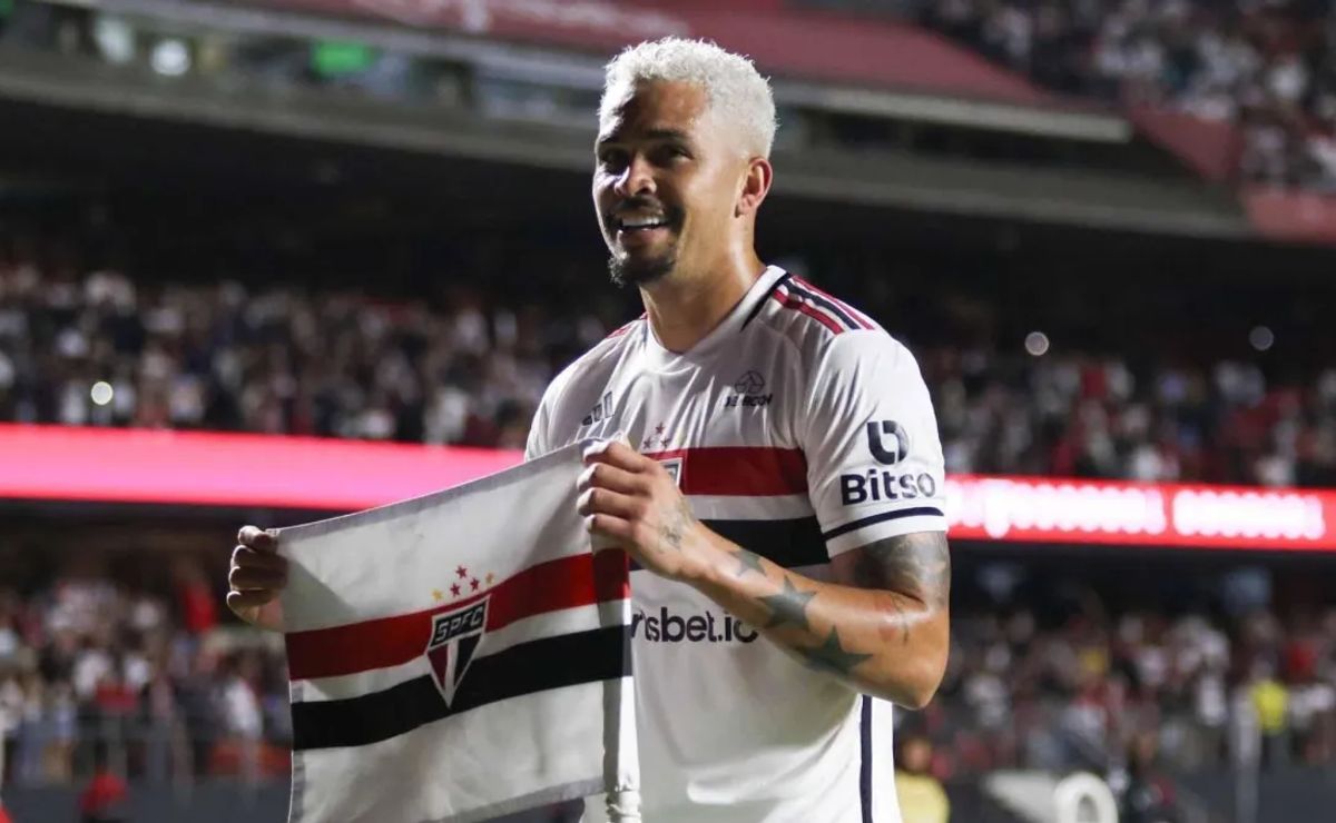 são paulo é eliminado na copa do brasil e torcida detona luciano: "hora de ir pro banco"