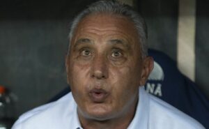 tite explica decisão no flamengo sobre carlinhos entrando antes de gabigol: "desempenho nos outros jogos"