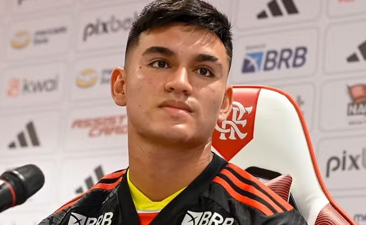 carlos alcaraz é comunicado por tite de decisão no flamengo horas antes de enfrentar o grêmio