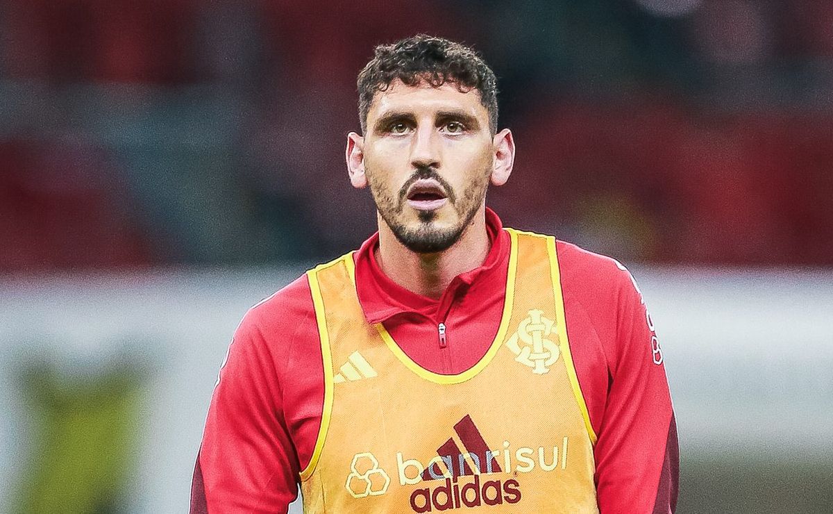 com lesão de mercado, rogel vira novo titular do internacional