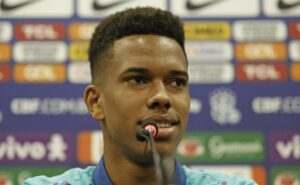 estêvão marcando gol pela seleção brasileira garante bônus ao palmeiras? veja o combinado com o chelsea