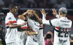 são paulo venceu todos os jogos contra botafogo em competições internacionais