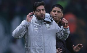 admitiu? abel ferreira é sincero sobre lance de mão em vitória do palmeiras