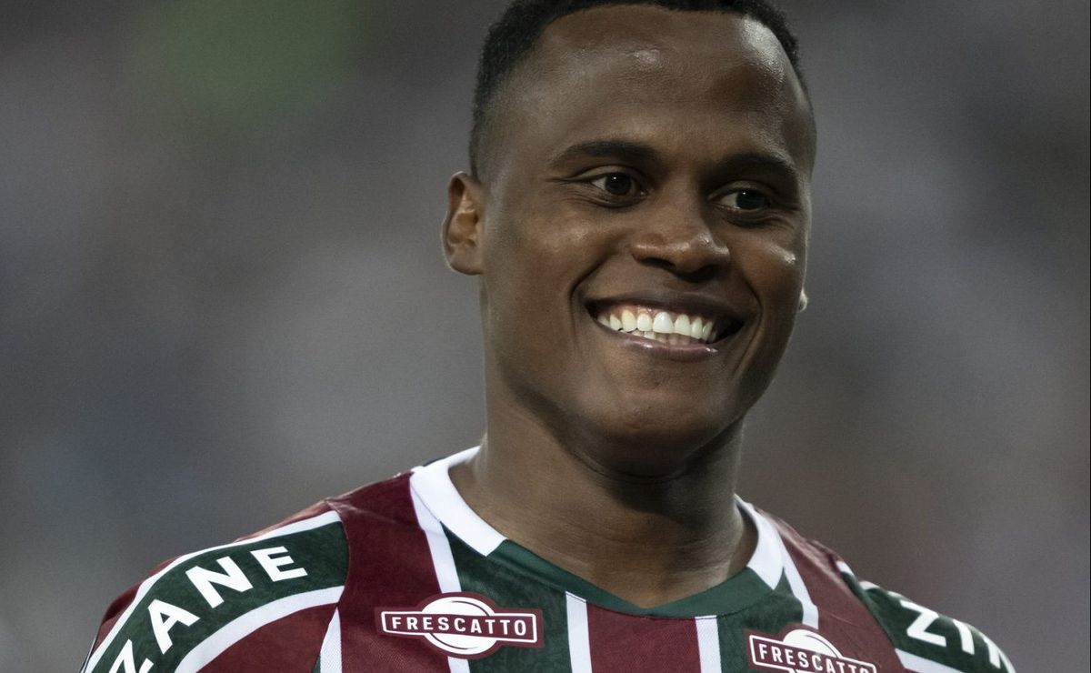 arias tem impasse no fluminense e pode assinar com rival para temporada de 2025