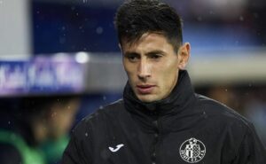 carlos gonzález e angileri entram em acordo com o corinthians, mas janela fecha