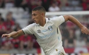 antônio brum revela pedido feito no grêmio antes da contratação de monsalve