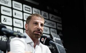 pedrinho volta a rebater textor sobre fair play financeiro e dispara: “eu defendo o vasco”