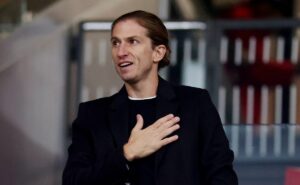 filipe luís deve montar flamengo focado em posse de bola e agressividade na marcação