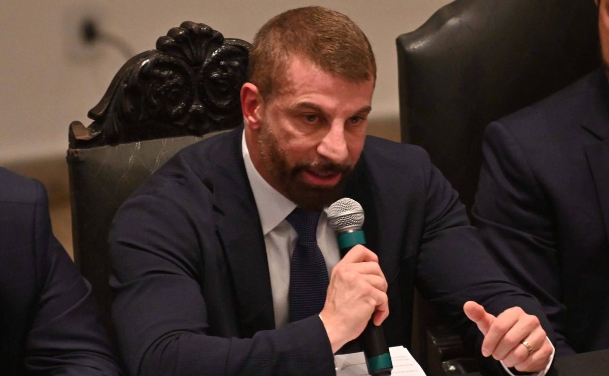 r$ 16 milhões e mais parte do salário: acordo feito por pedrinho no vasco para empréstimo de clayton é questionado 