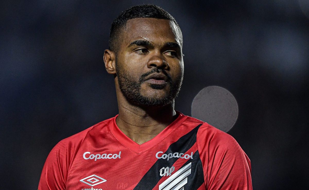 martín varani confirma que afastou nikão no athletico por divergência e situação chega ao são paulo