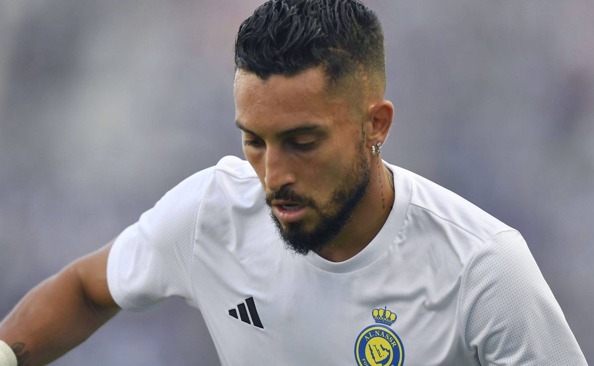 corinthians contata alex telles após lateral rescindir contrato com al nassr e ficar livre 