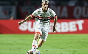 são paulo encara botafogo com apoio da torcida que confia em reviravolta na libertadores