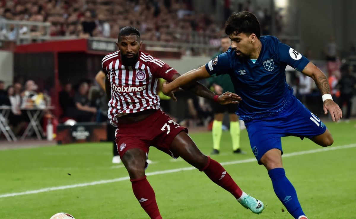 rodinei, ex flamengo, se consolida no olympiacos e números do lateral surpreendem a nação