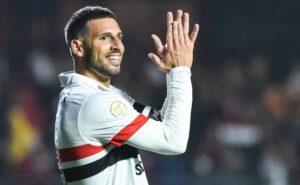 vidente crava quem passa entre atlético mg x são paulo pela copa do brasil 2024: "tenta, busca, mas não consegue"