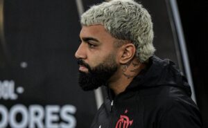r$ 1,5 milhão: gabigol é igualado e flamengo vai pagar 2º maior salário para gerson