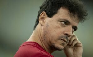 léo jabá faz revelação sobre saída de diniz do vasco e comoção que ocorreu nos bastidores