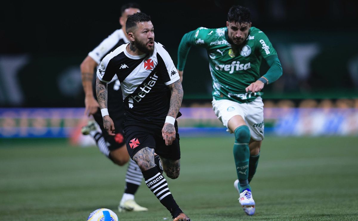 vasco e palmeiras se enfrentam no mané garrincha, com boa sequência invictas de ambos os times no brasileirão