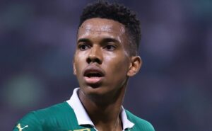 abel ferreira recebe notícia animadora e contará com ríos, gustavo gomez e estêvão contra o criciúma