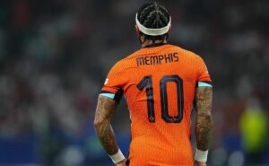 por que memphis depay opta por usar apenas o primeiro nome nas costas da camisa?