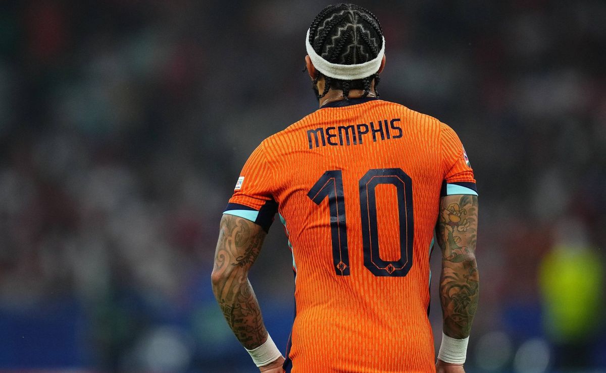 por que memphis depay opta por usar apenas o primeiro nome nas costas da camisa?