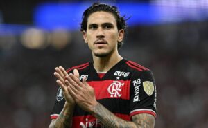 flamengo mira substituto de pedro e atacante ex palmeiras é aprovado para 2025