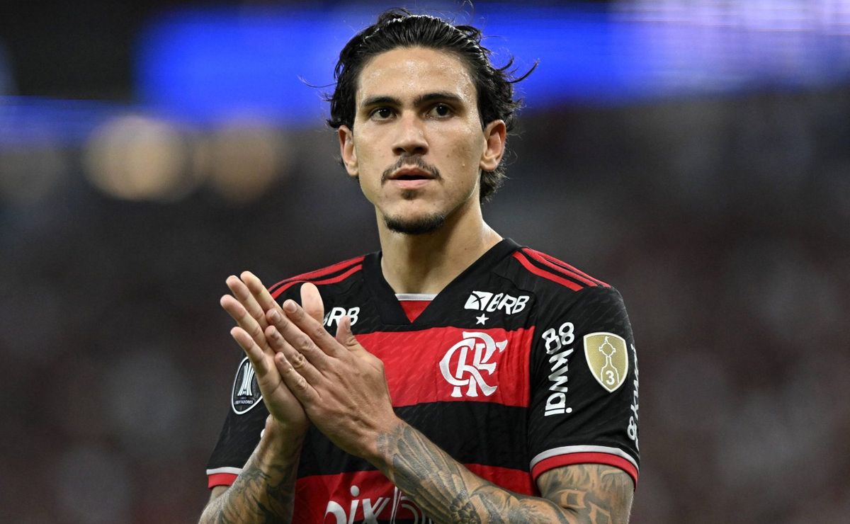 flamengo mira substituto de pedro e atacante ex palmeiras é aprovado para 2025