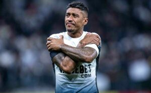 corinthians será seu último clube e paulinho anuncia aposentadoria do futebol aos 36 anos 