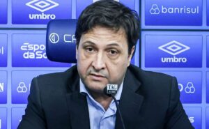alberto guerra é procurado por centroavante para retomar negociações e reforçar o grêmio