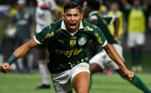 r$ 1 milhão por mês: rony pode dar adeus ao palmeiras e parar em bi da libertadores