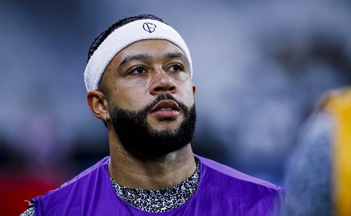 memphis depay anota assistência e torcida do corinthians pede titularidade no majestoso