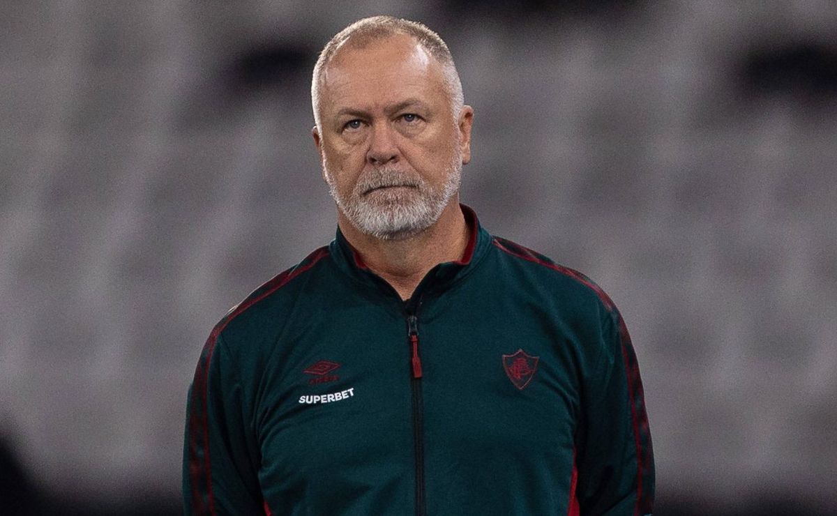 demissão de mano menezes no fluminense é improvável, revela pvc: “não deve cair”