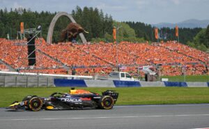 max verstappen admite pressão intensa do 'exército laranja' e desafios de liderança na fórmula 1