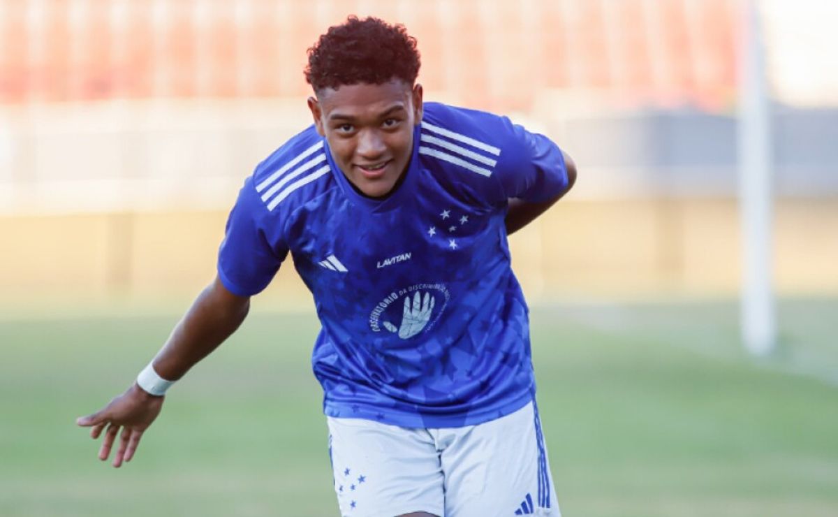cruzeiro garante futuro de joia: kaique kenji renova contrato com raposa
