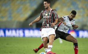 torcedores do fluminense criticam desempenho de gabriel pires nas redes sociais do clube