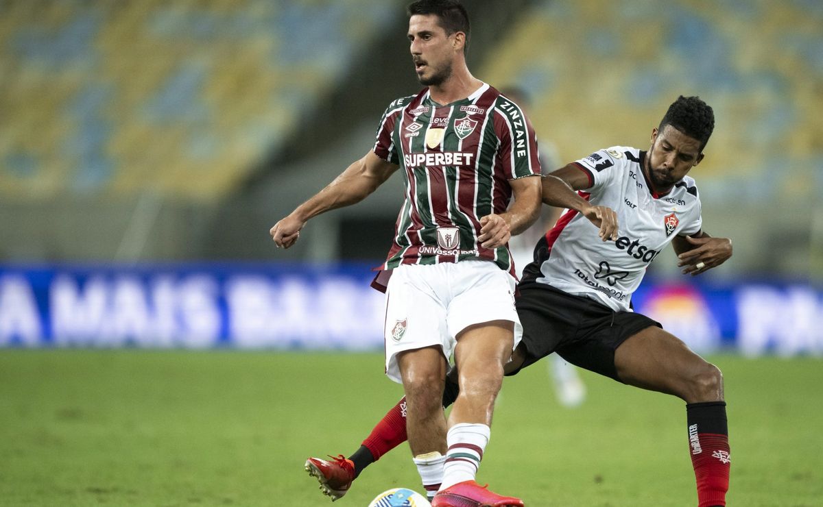 torcedores do fluminense criticam desempenho de gabriel pires nas redes sociais do clube