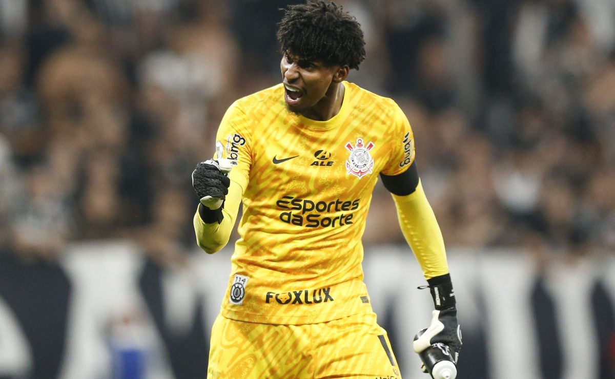 hugo souza, do corinthians, fala sobre emoção de jogar contra flamengo e revela bate papo com pedro