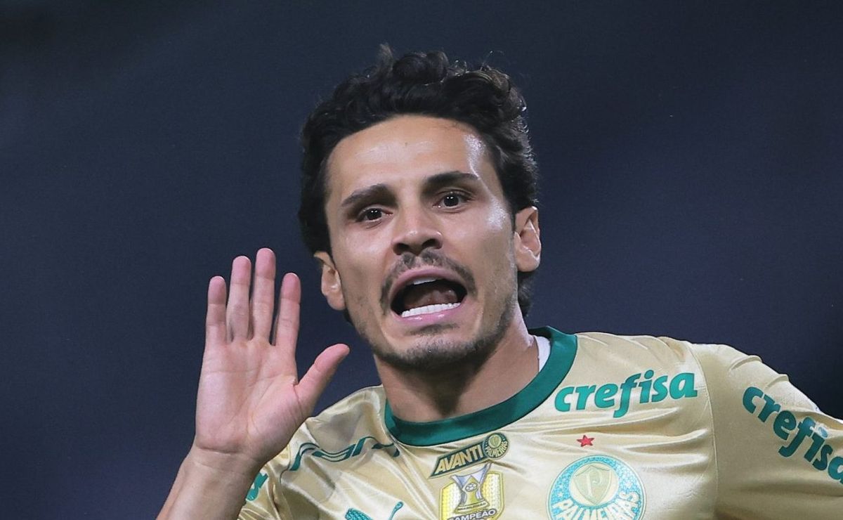 raphael veiga, do palmeiras, dá opinião sobre o vasco: “equipe que tem história”