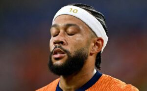 reforço do corinthians, memphis depay perdeu 28 jogos na última temporada devido a lesões