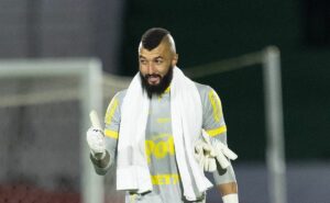 ex flamengo, muralha leva frango pelo mirassol e vive situação inusitada