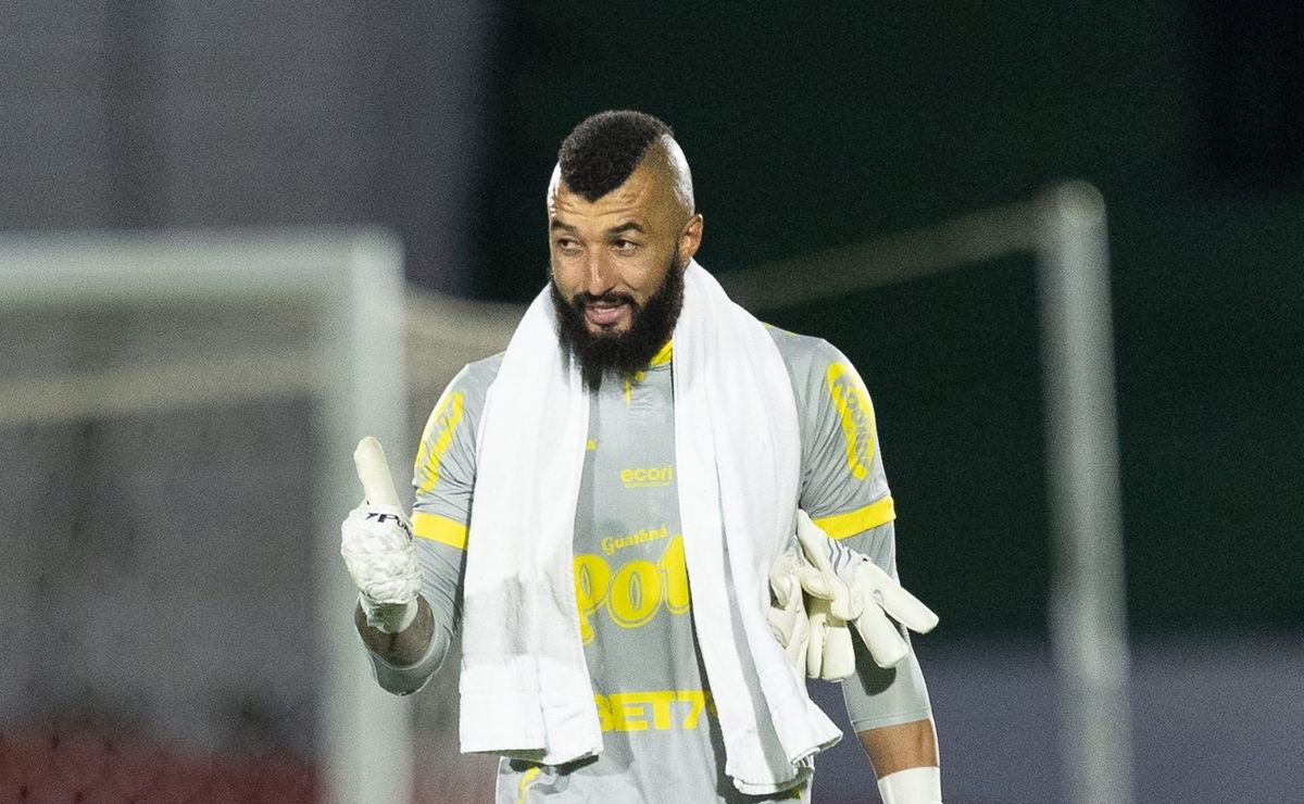 ex flamengo, muralha leva frango pelo mirassol e vive situação inusitada