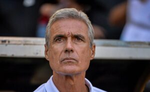após saída do botafogo, luís castro fracassa no al nassr de cr7 e é demitido